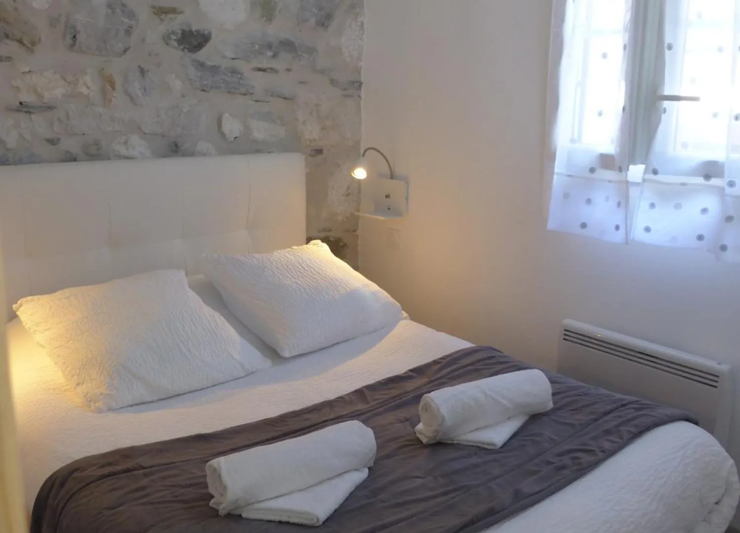 Les Studios De L'Isard سان-لاري